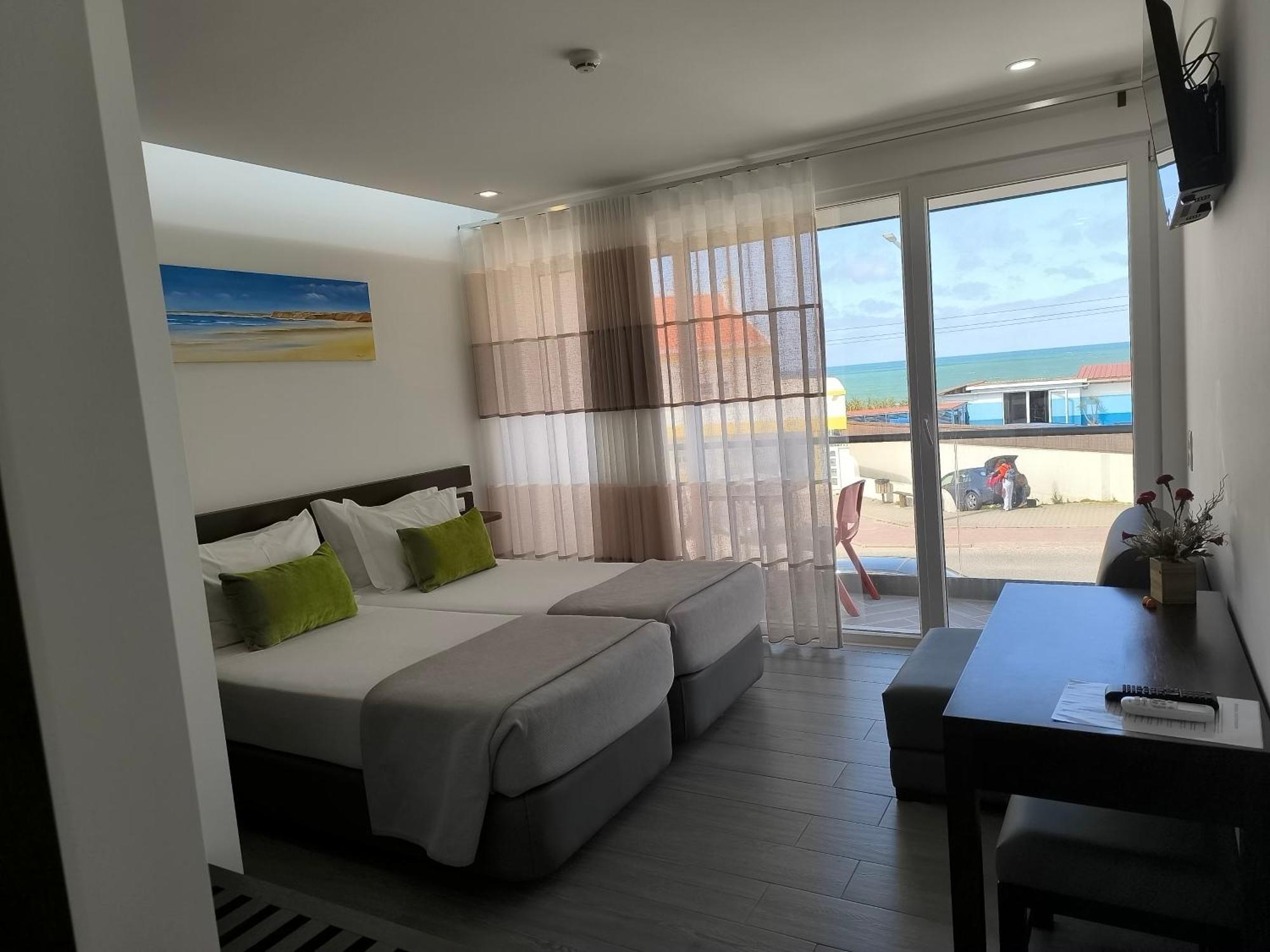 Baleal 4 Surf Hotel Exterior photo