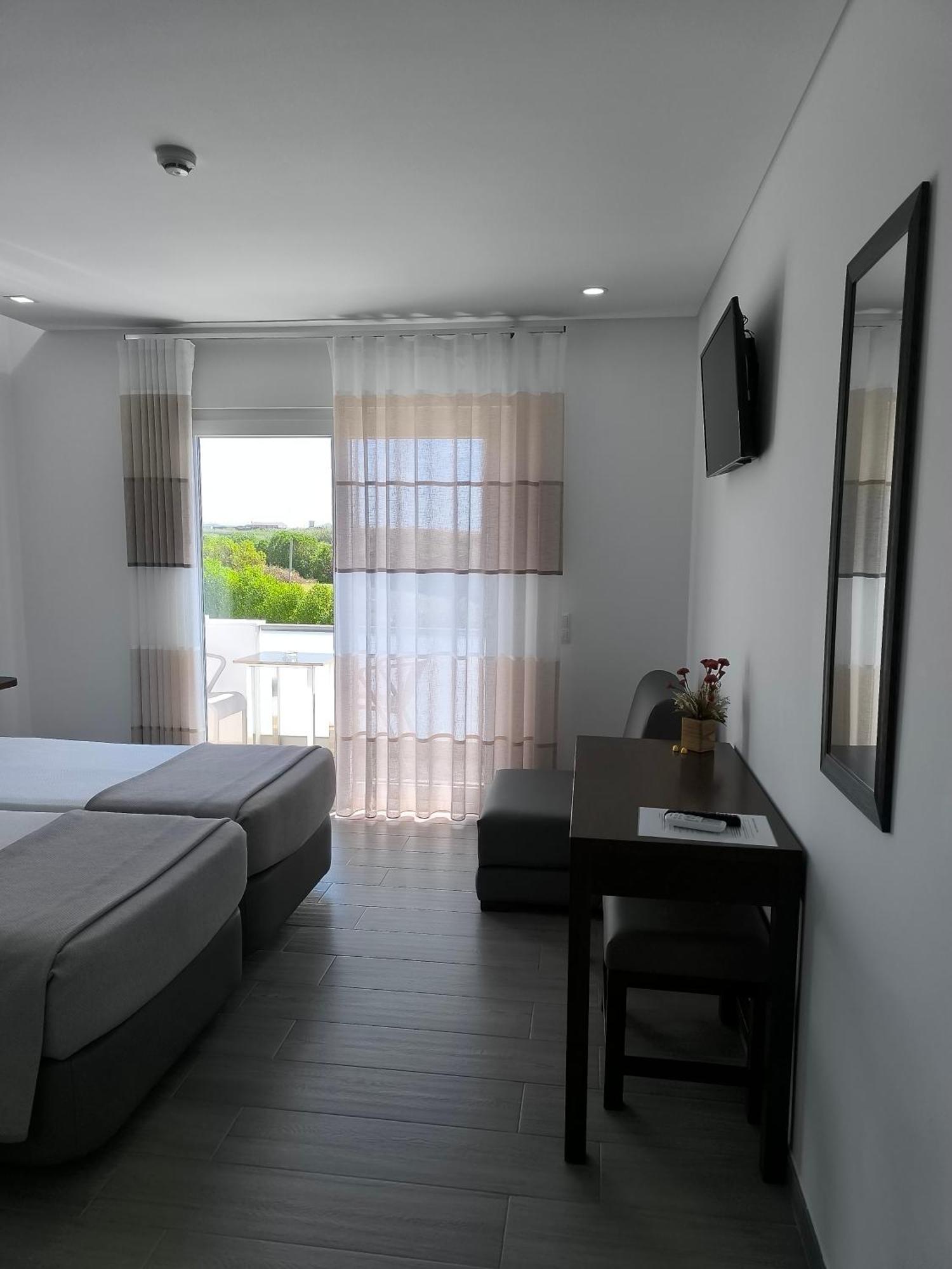 Baleal 4 Surf Hotel Room photo