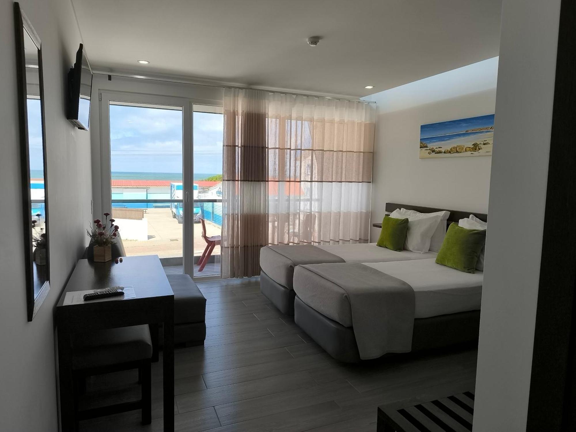 Baleal 4 Surf Hotel Exterior photo