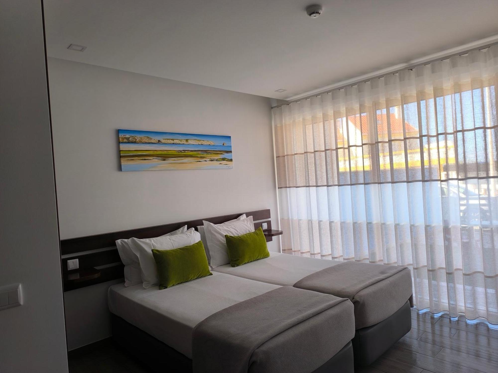 Baleal 4 Surf Hotel Exterior photo