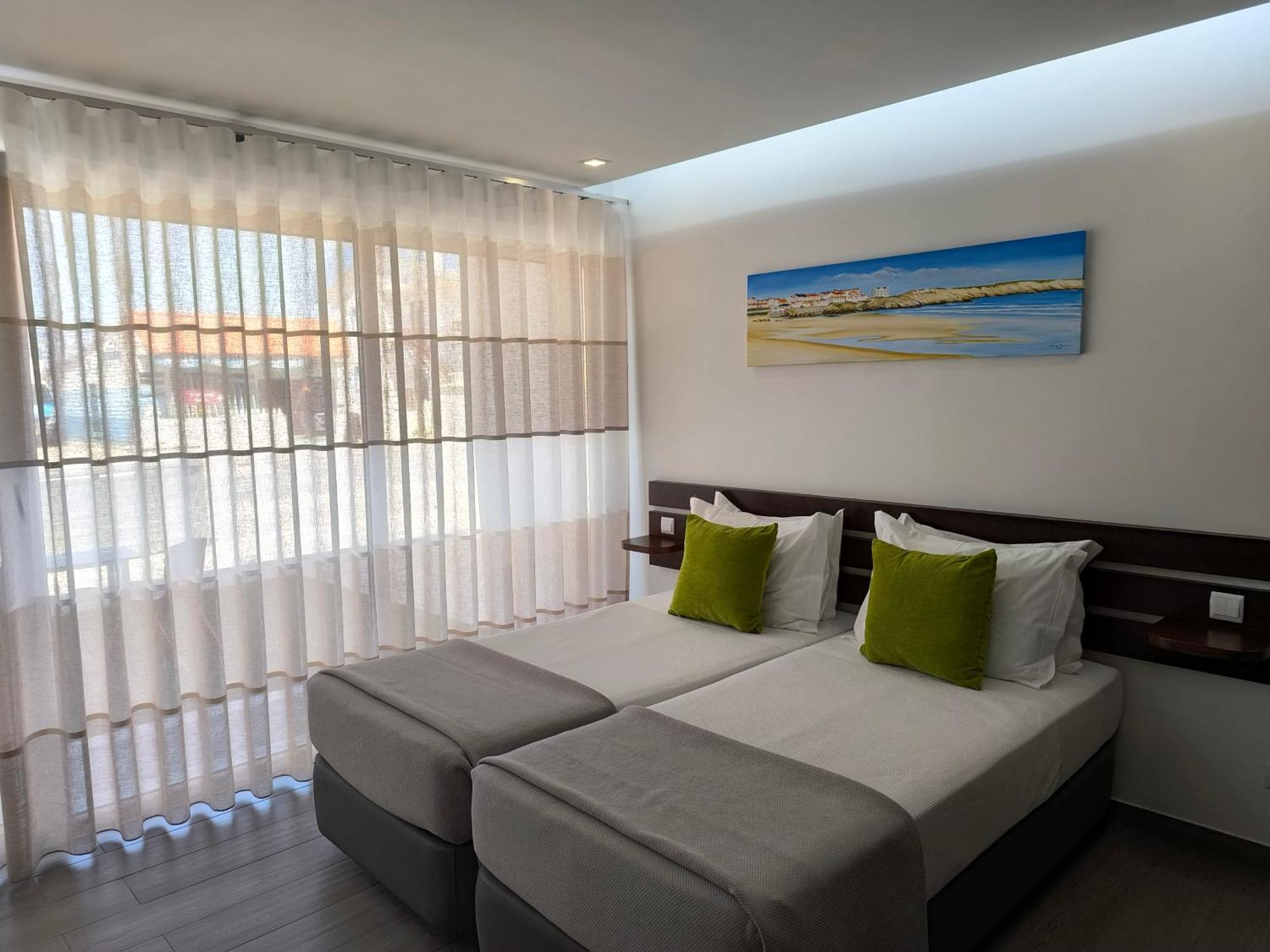 Baleal 4 Surf Hotel Room photo